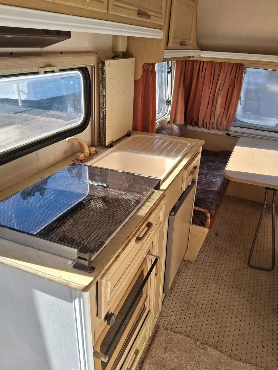 Caravan - Image 1