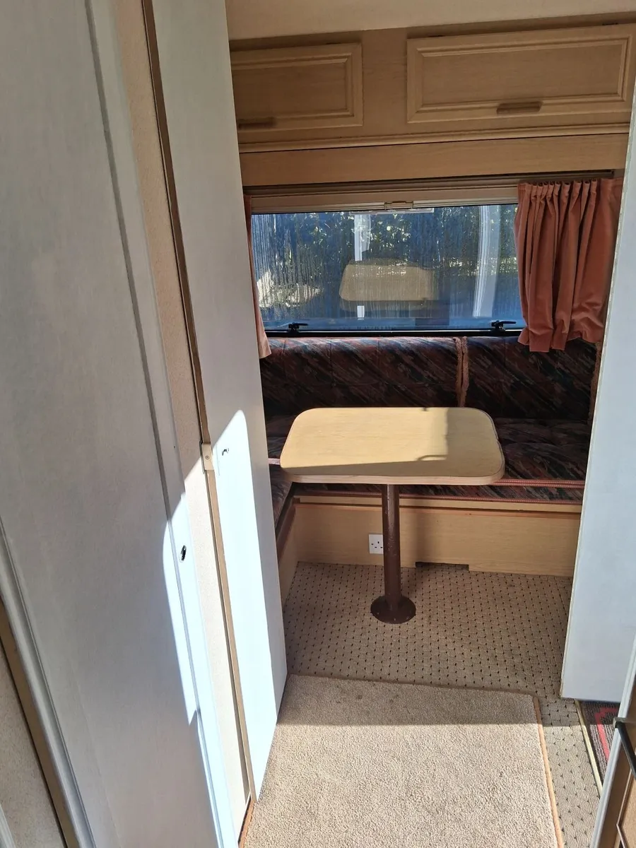 Caravan - Image 4