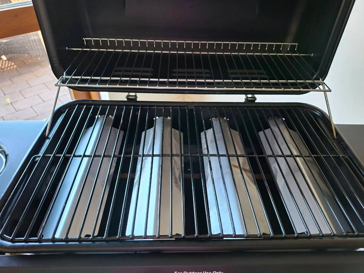 4 Burner BBQ - Image 3