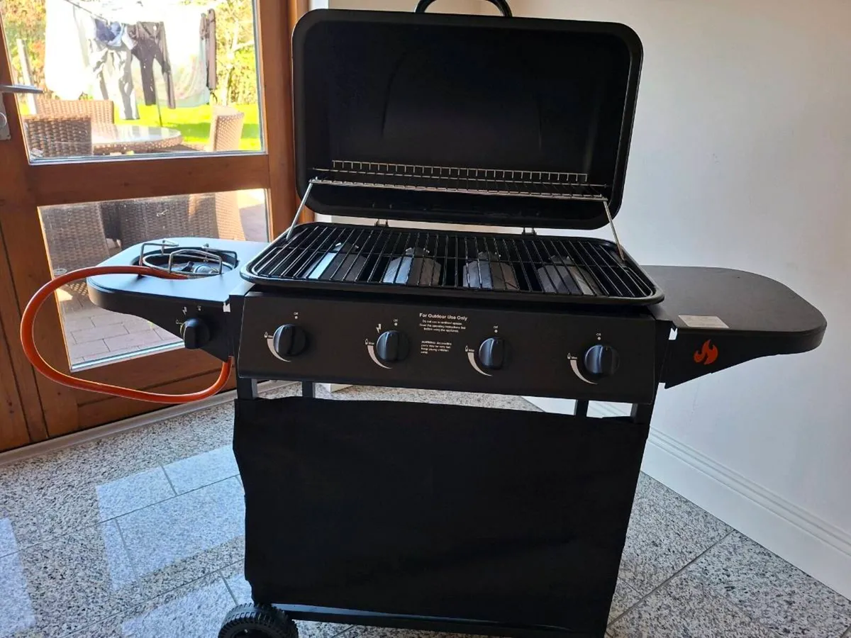 4 Burner BBQ - Image 4
