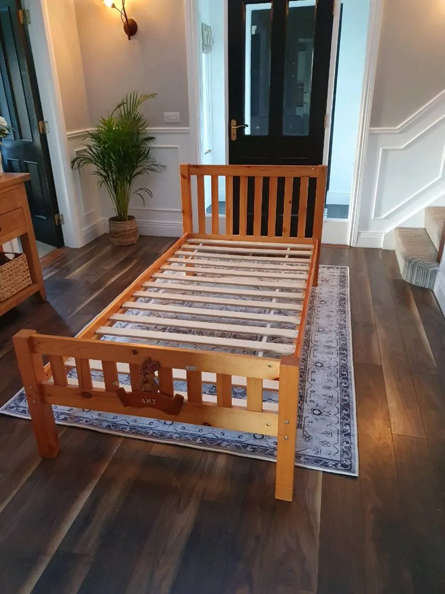 Bed - Image 1