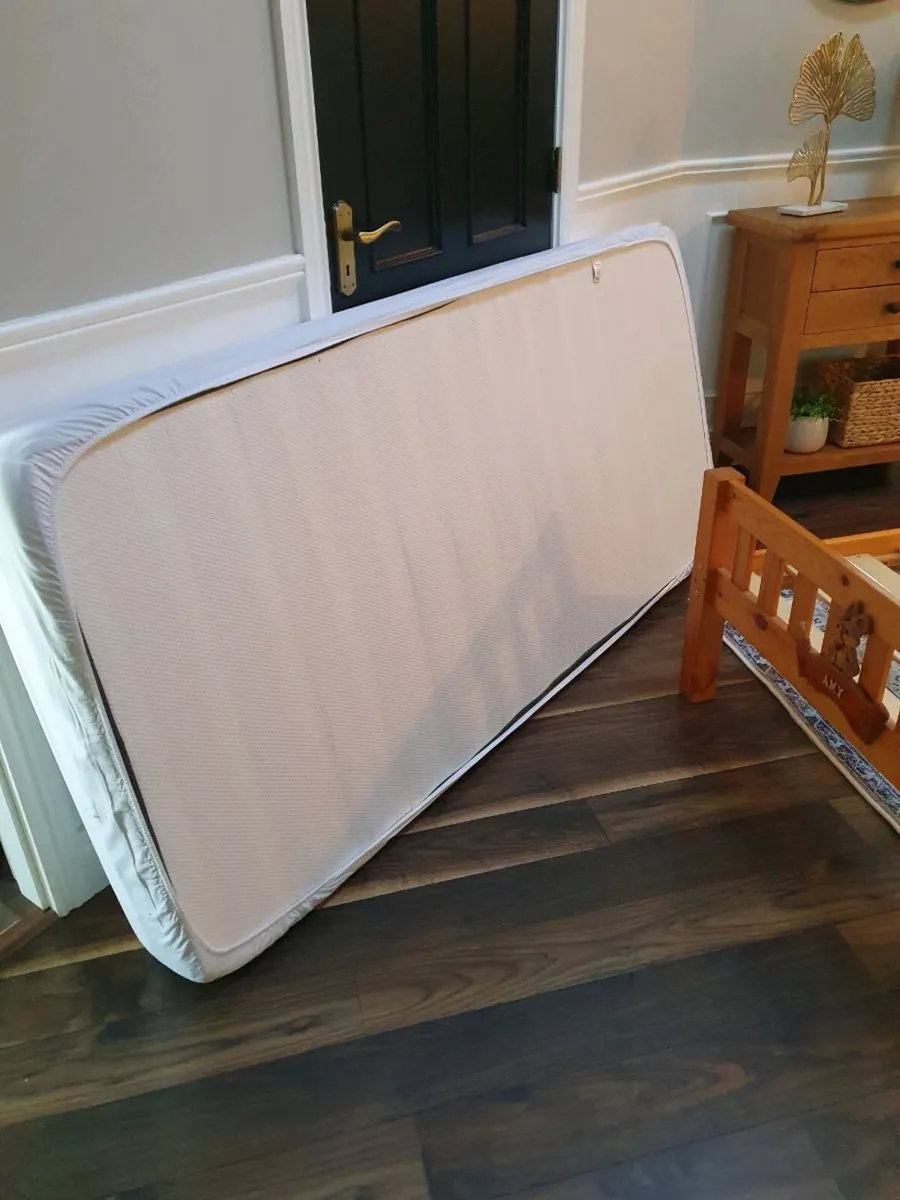 Bed - Image 2