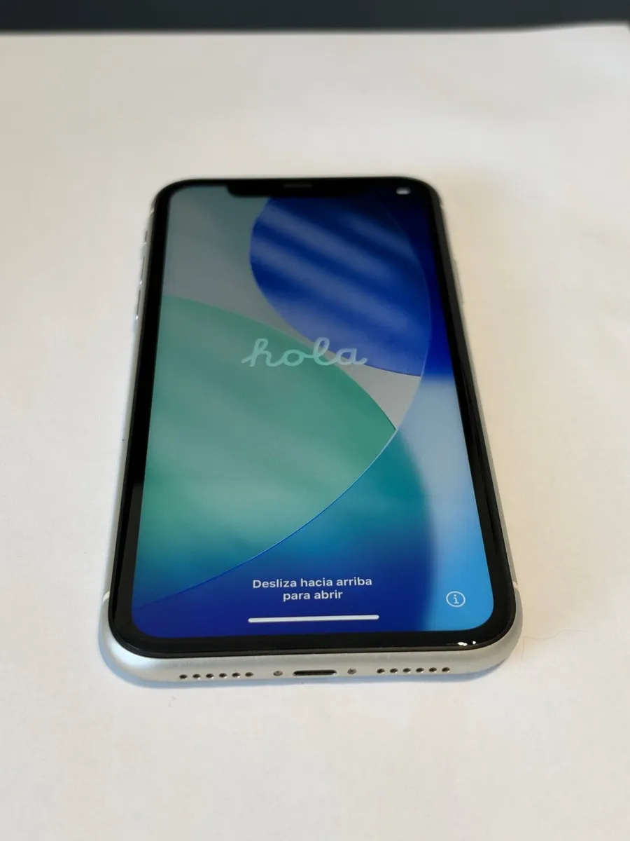 iPhone 11 - Image 4