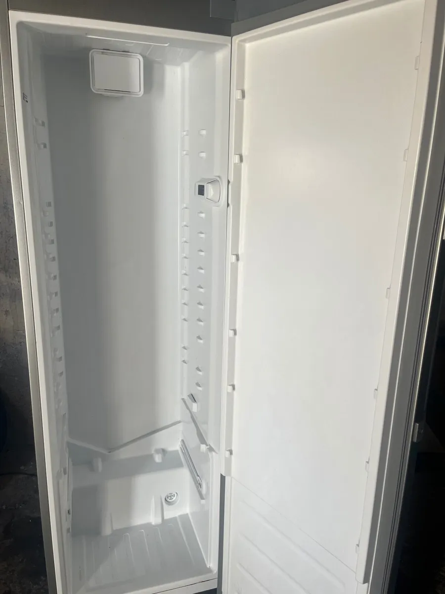 Hotpoint Fridge - Large - Image 2