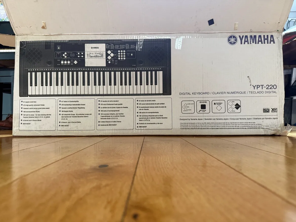 Yamaha Digital keyboard - Image 4