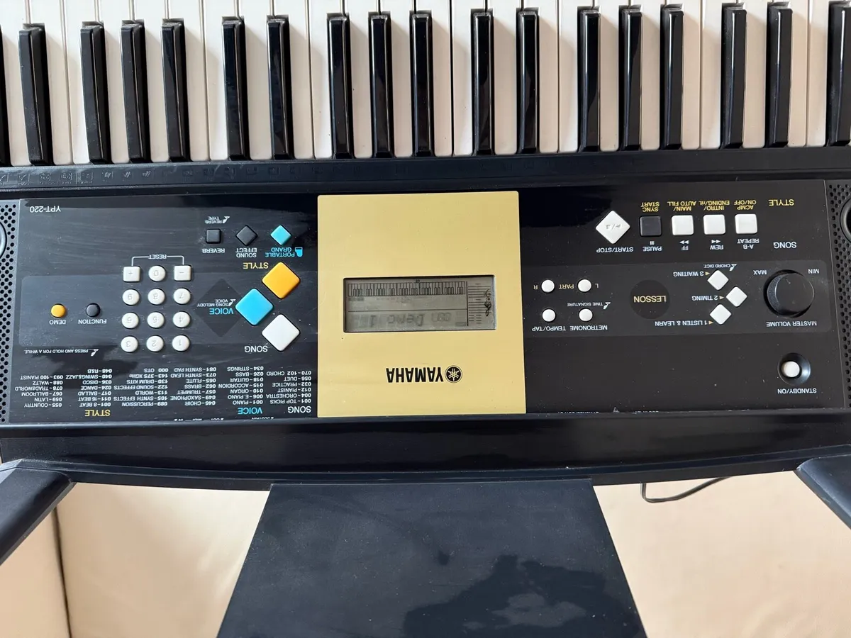 Yamaha Digital keyboard - Image 3