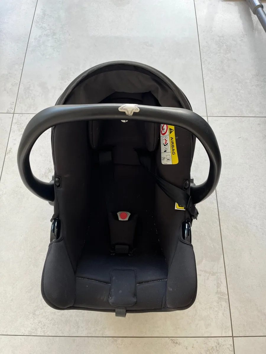 Joie i size infant car seat - Image 1