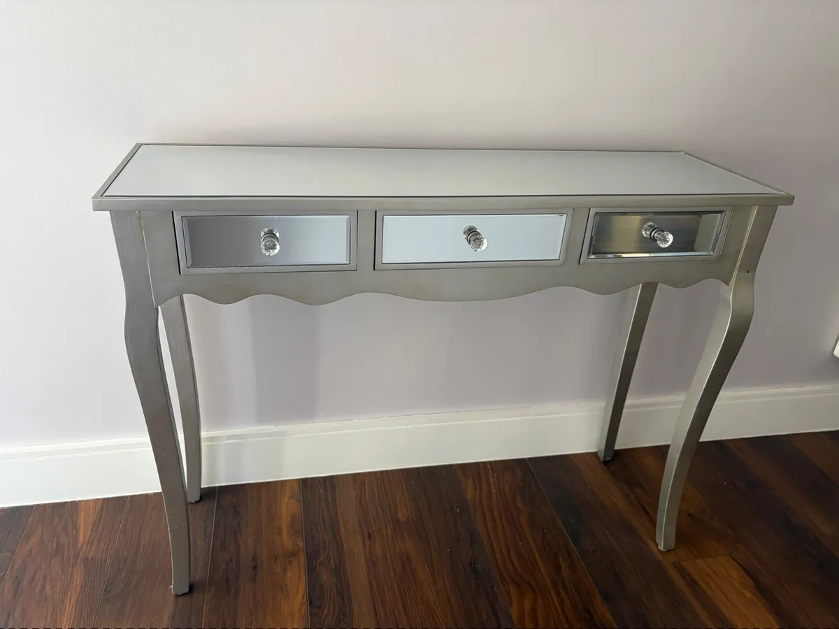 Console table