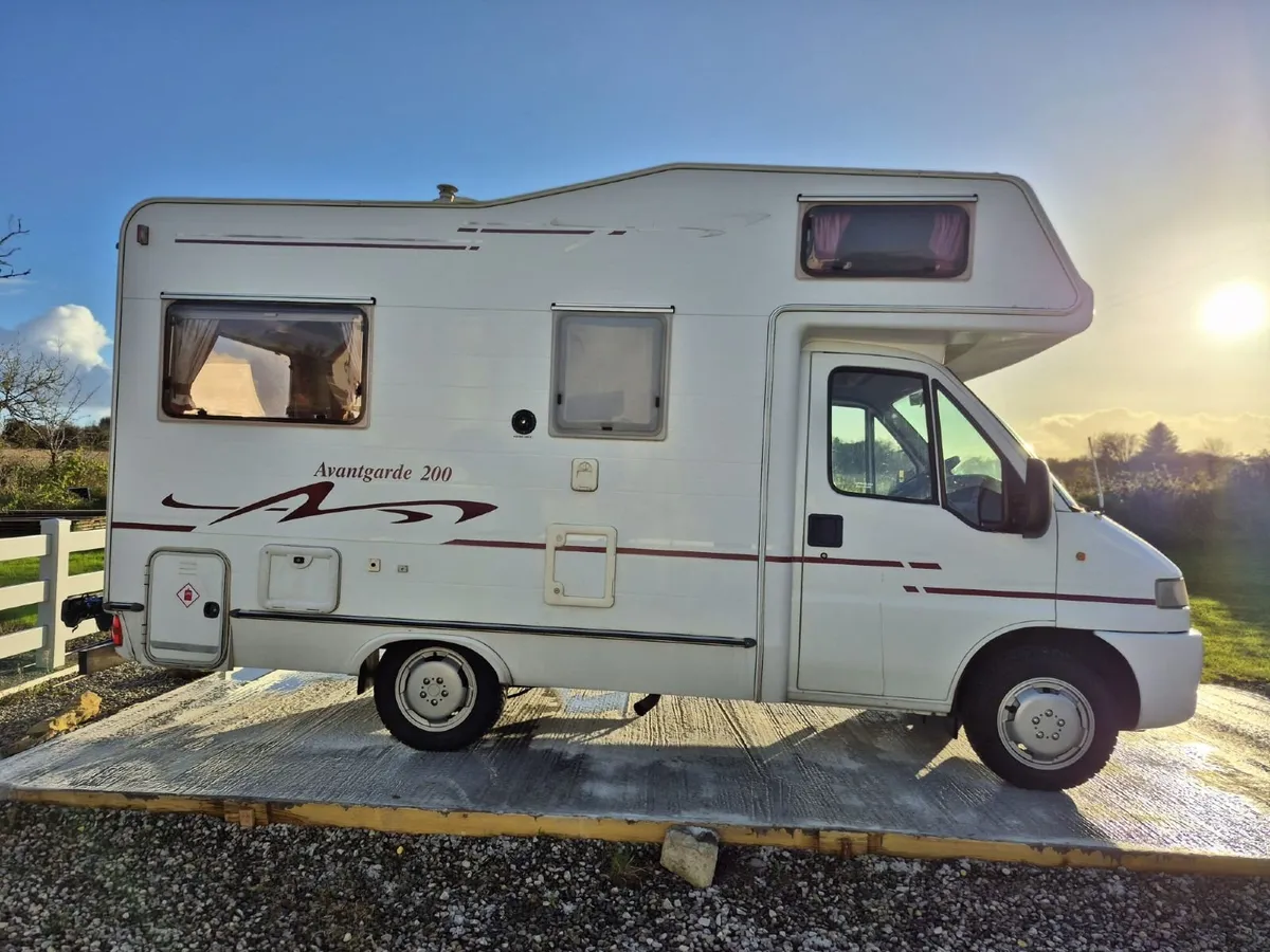2 001 Peugeot Boxer Motorhome - Image 3