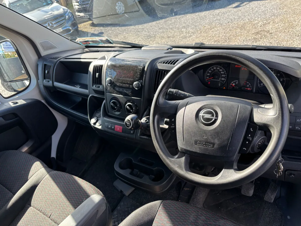 Opel Movano 2022 One Owner low kms - Image 4