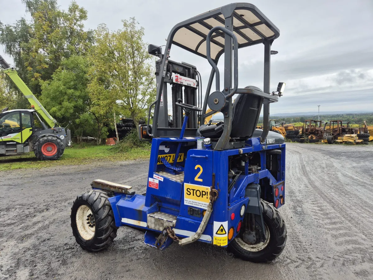 Moffett Forklift - Image 1
