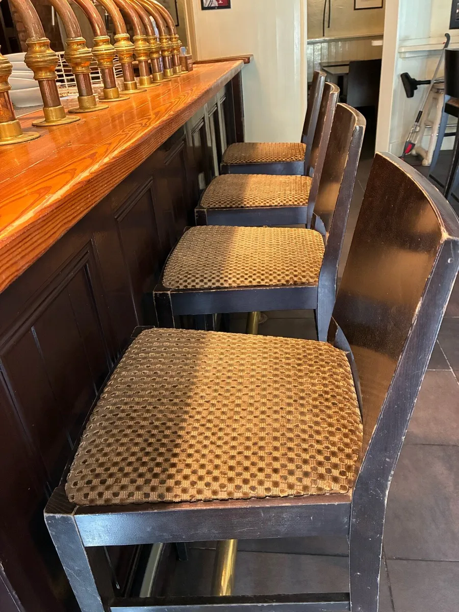 Restaurant tables and chairs - Image 3