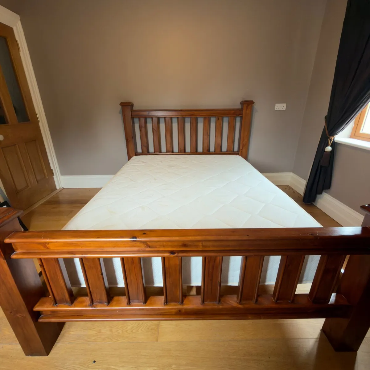 King size bed, lockers and drawers - Image 2