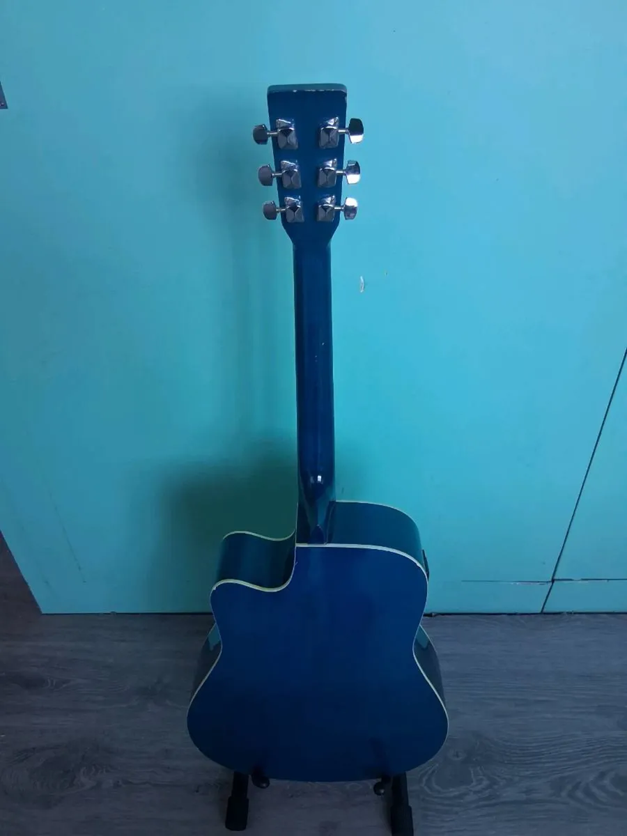Guitar - Image 4