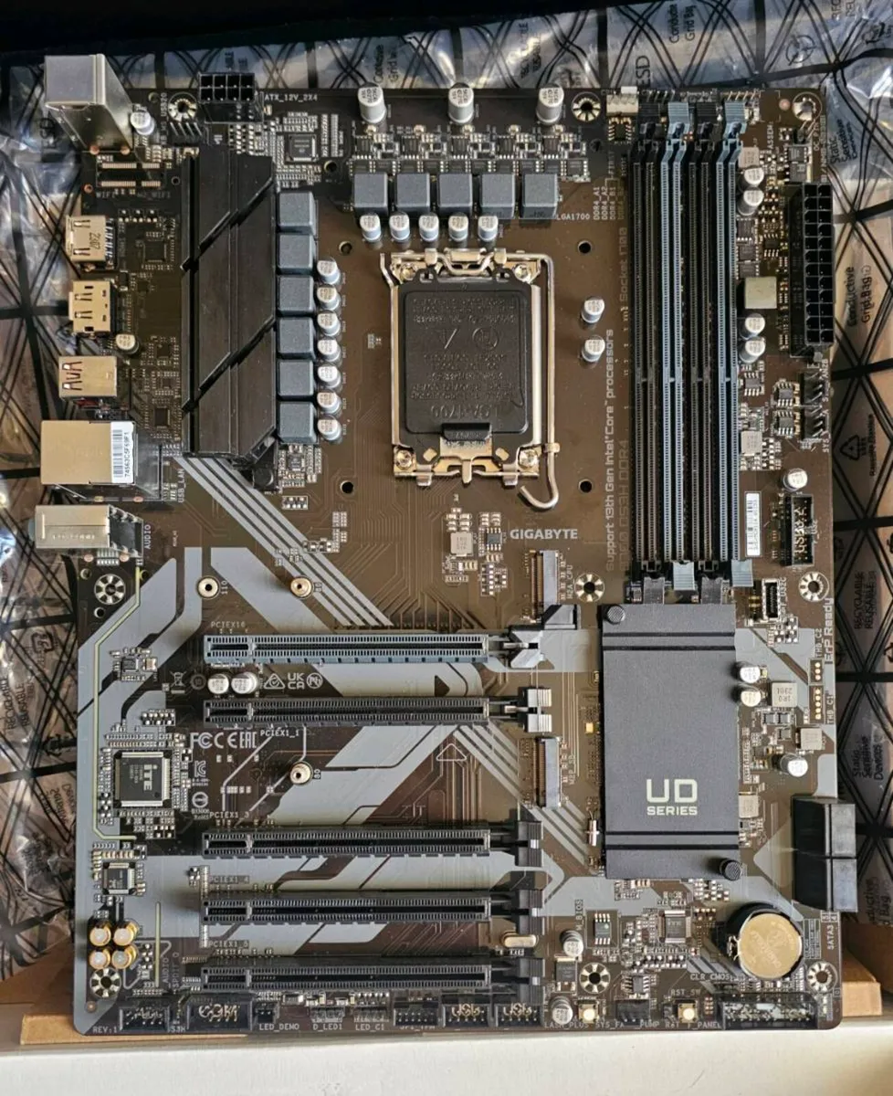Motherboard B760 DS3h DDR4 - Image 1