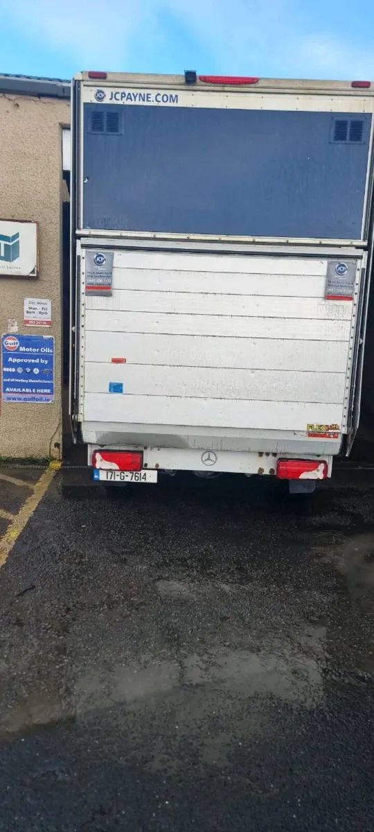 Mercedes sprinter box van - Image 2