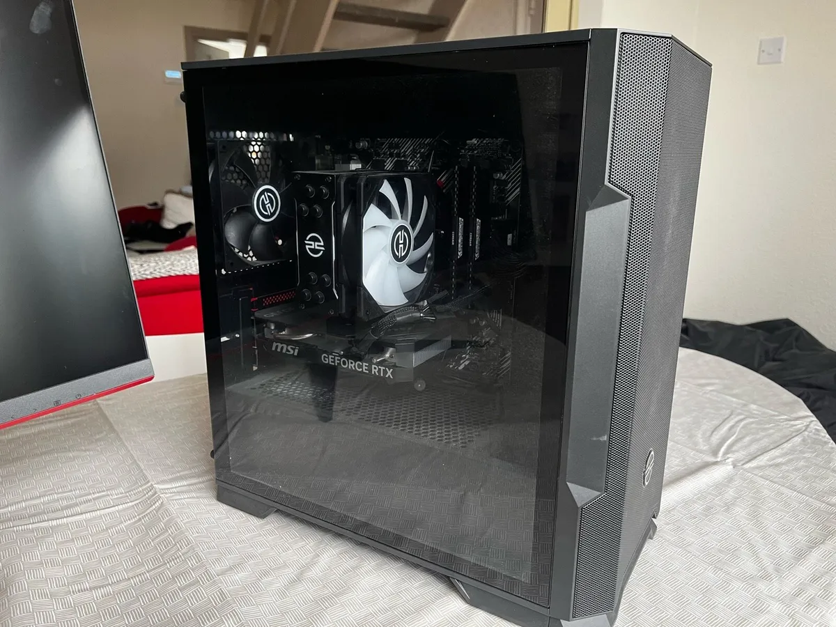 Pc and 4k Monitor for sale - Image 2