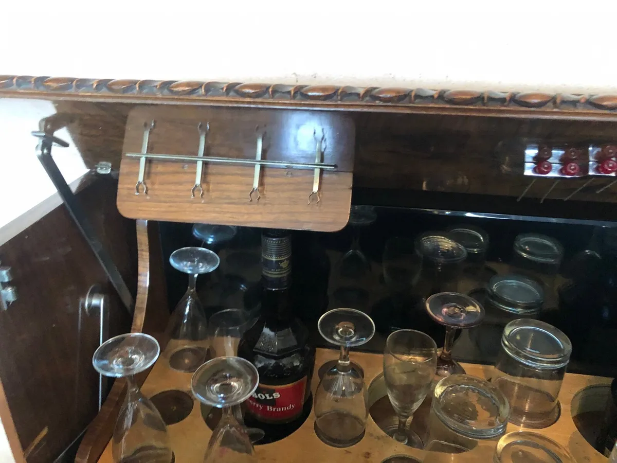 Antique cabinet - Image 3