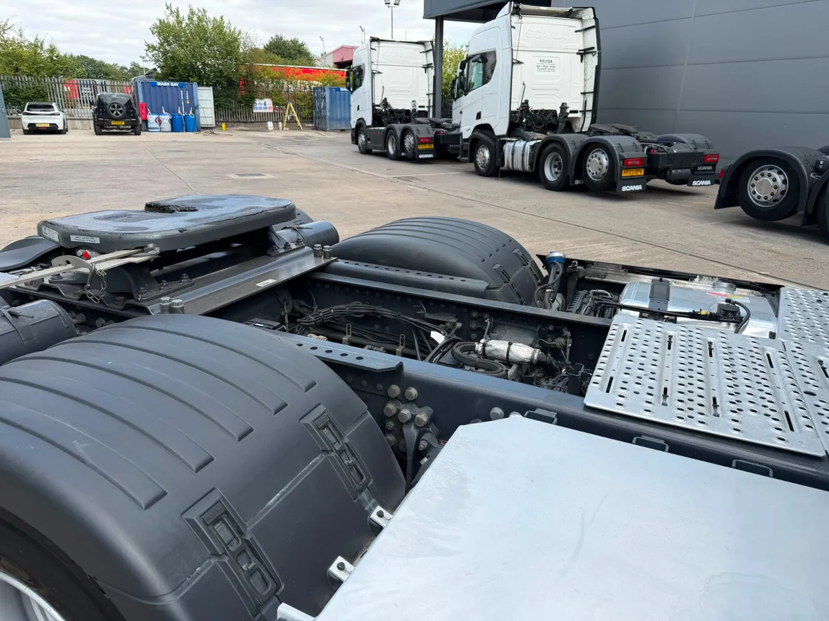 Scania 560S Tag FRONT AIR - Image 4