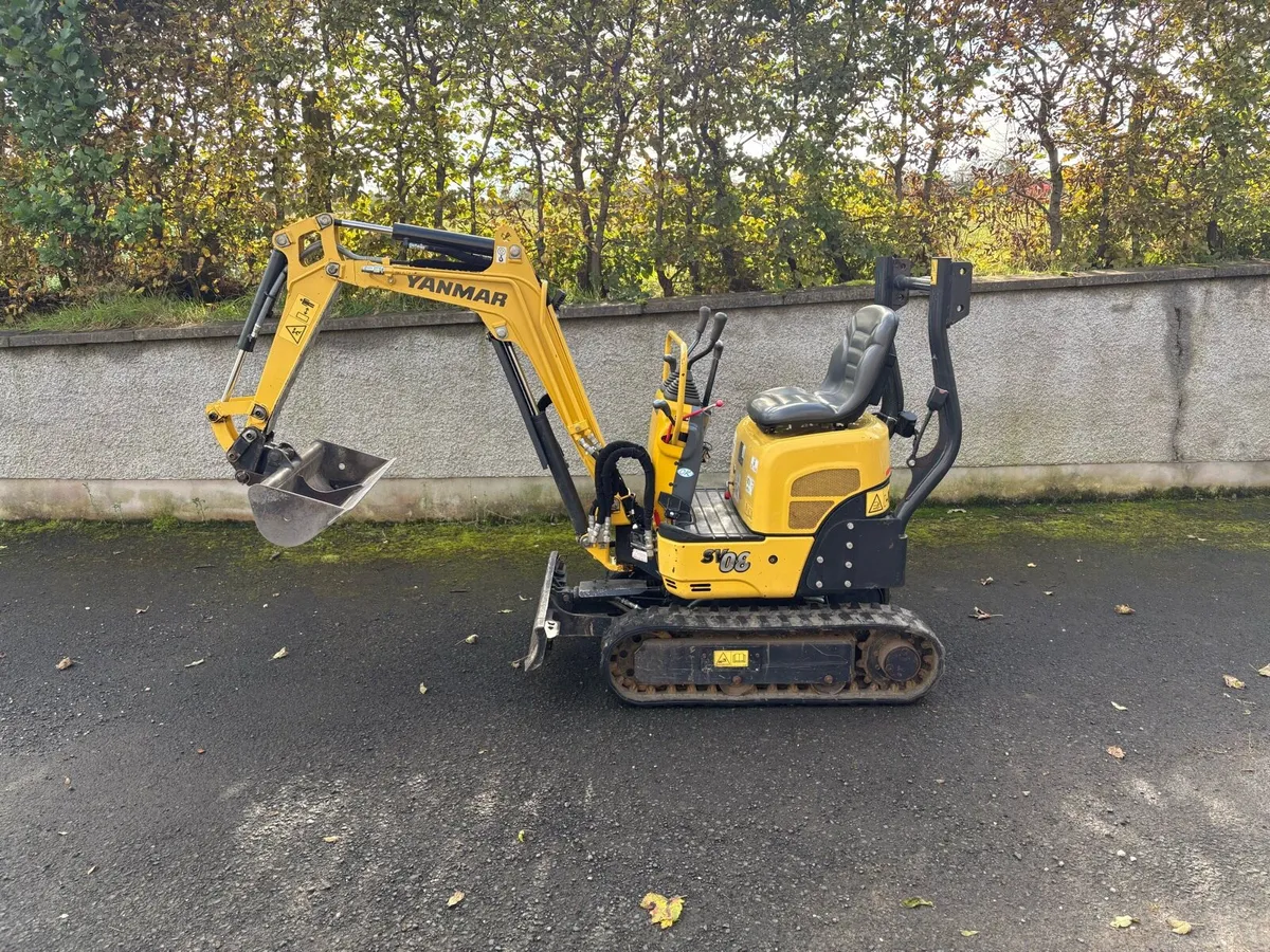 Yanmar sv08 micro digger - Image 1