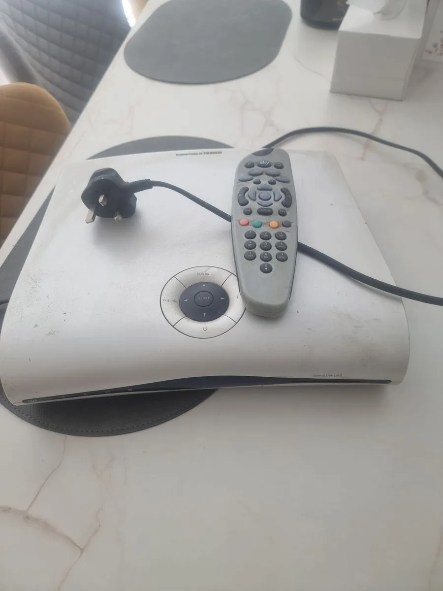 Sky box DV3