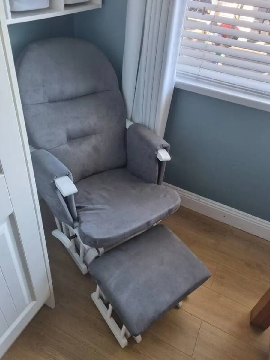 nursery rocking chair - Image 1