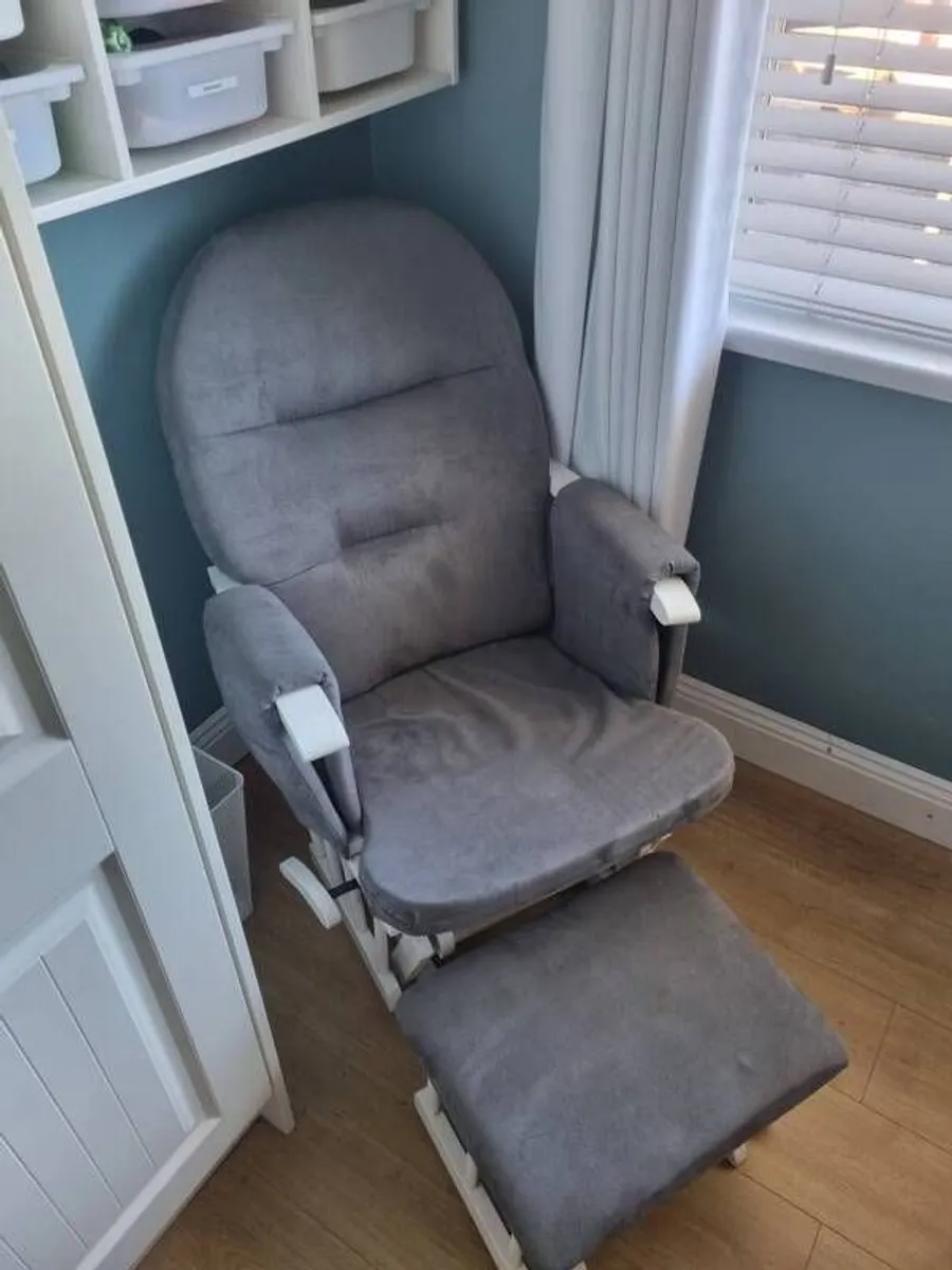 nursery rocking chair - Image 2