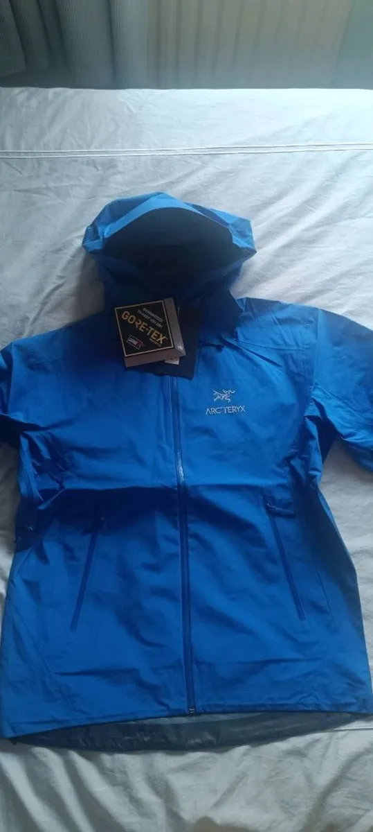 Arc'teryx Gore-Tex Jacket Blue - Image 1