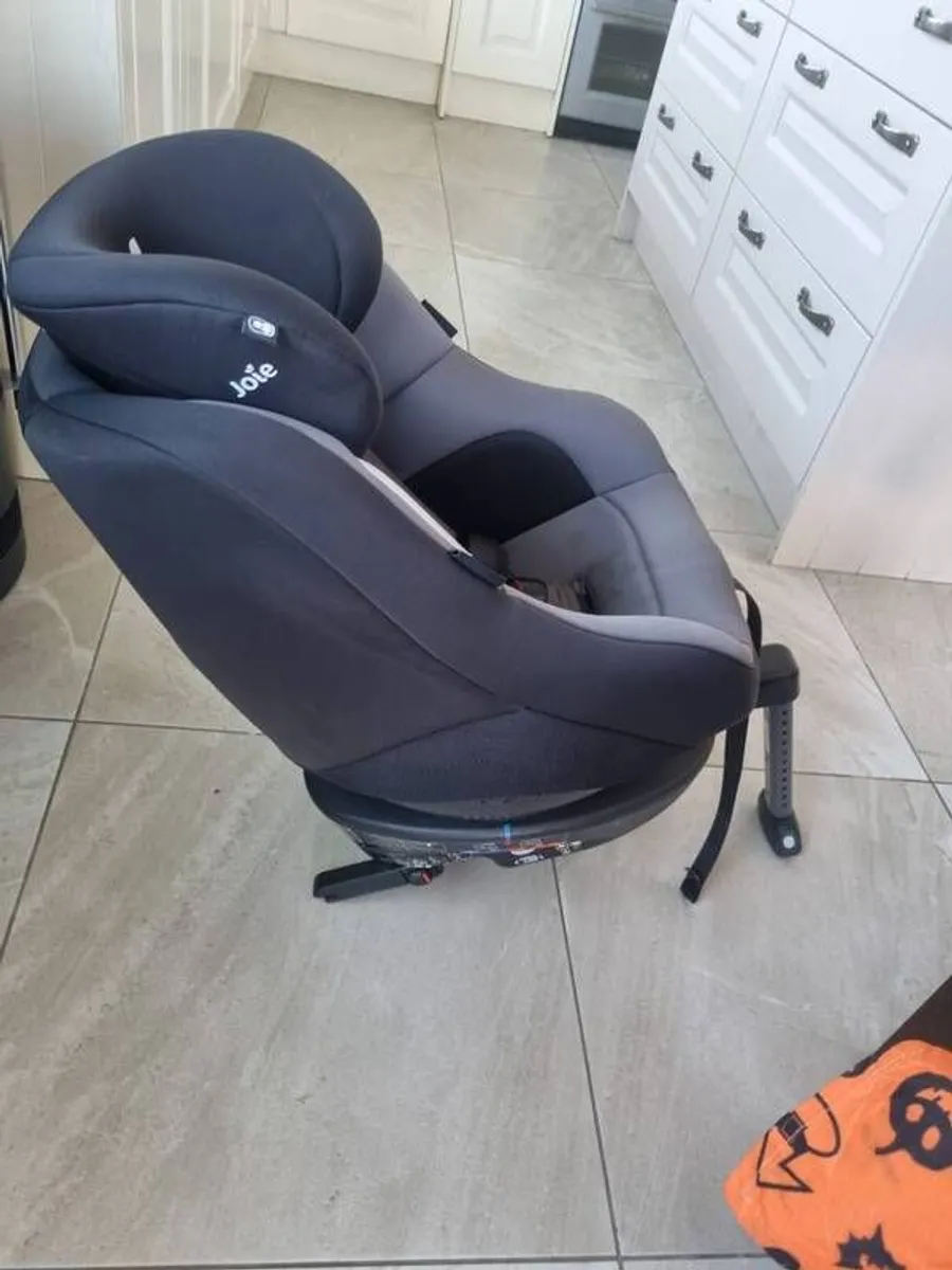 car seat joie spin me 360 - Image 3
