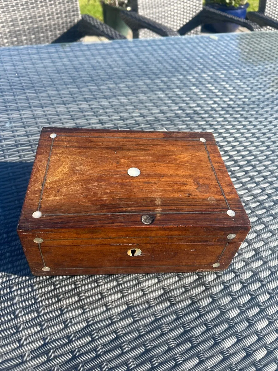 Antique Victorian Rosewood mother of pearl box - Image 2