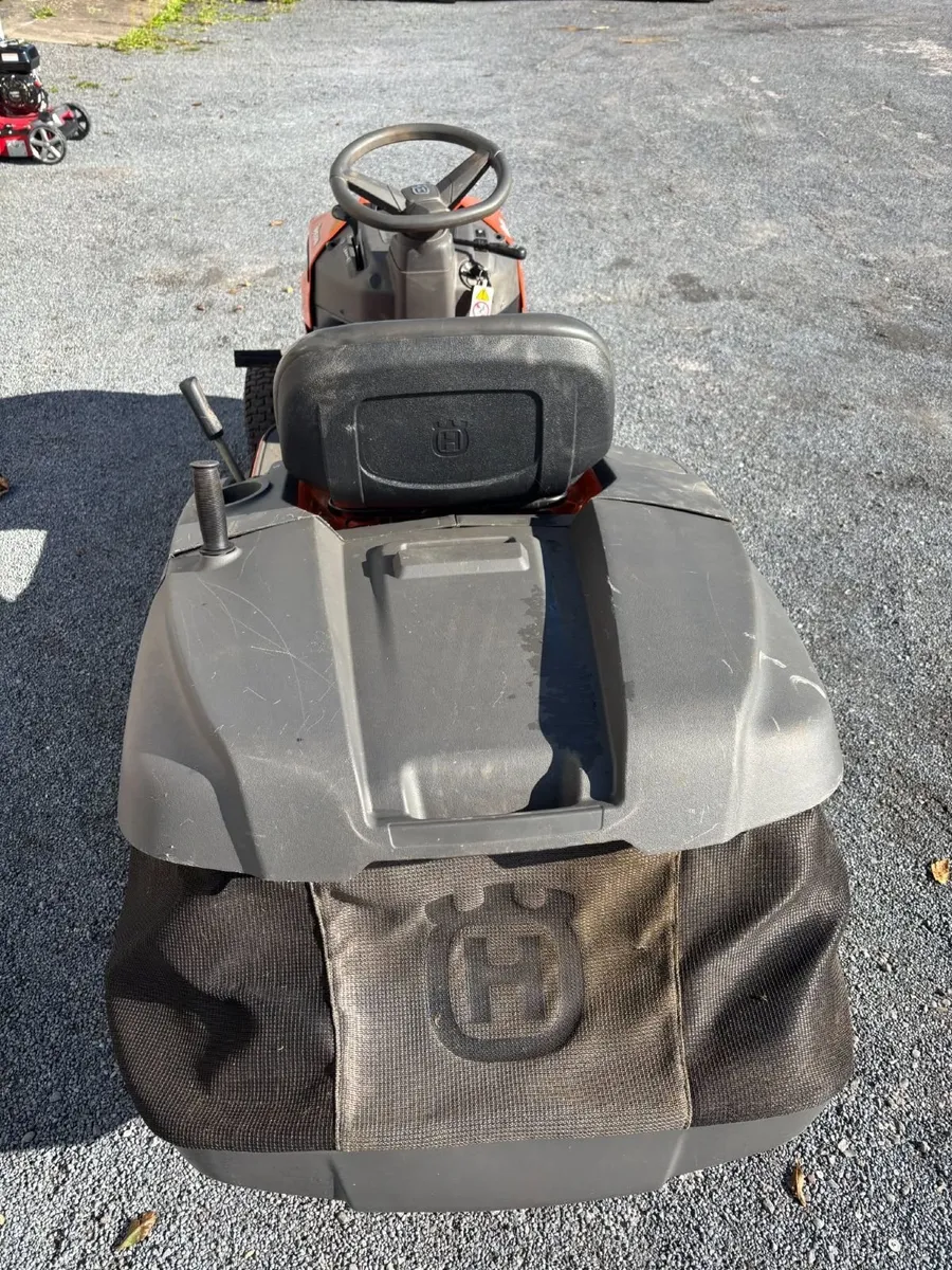 HUSQVARNA 17.5HP RIDE ON MOWER - FOR SALE - Image 4