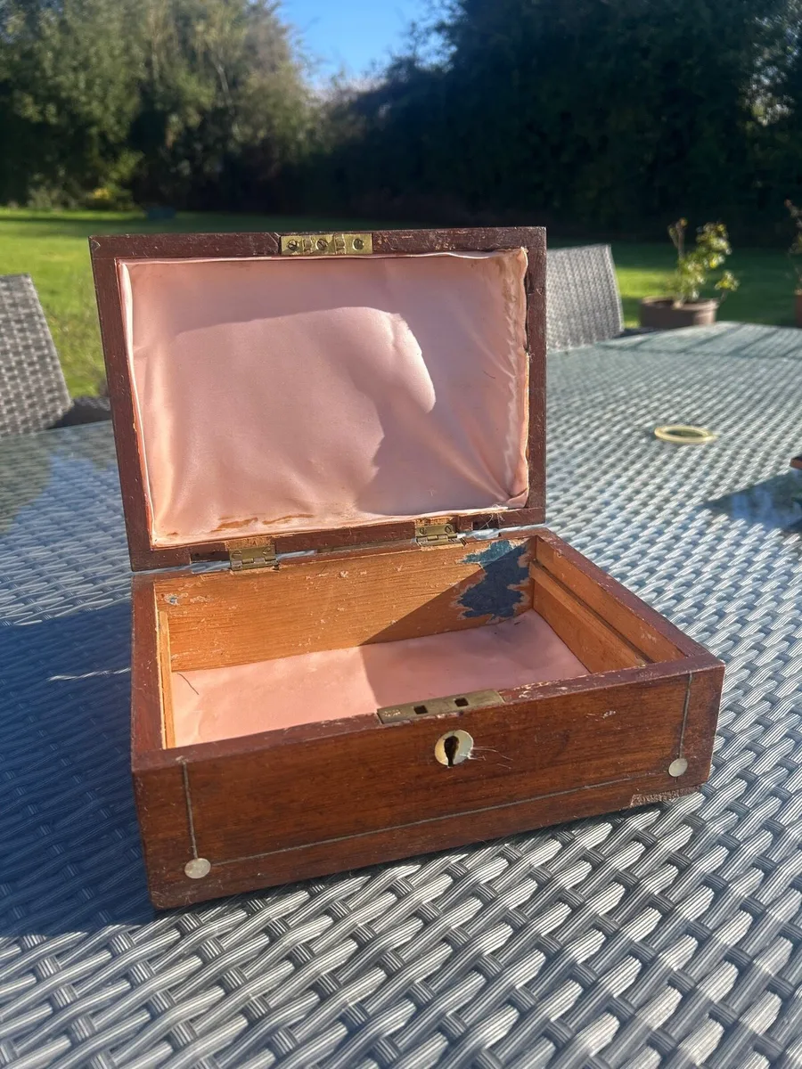Antique Victorian Rosewood mother of pearl box - Image 3
