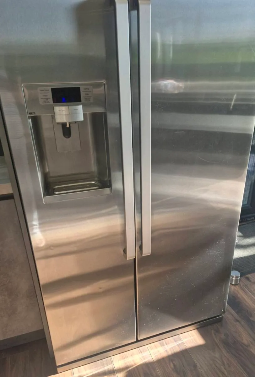 Samsung American-Style Fridge Freezer - Image 2