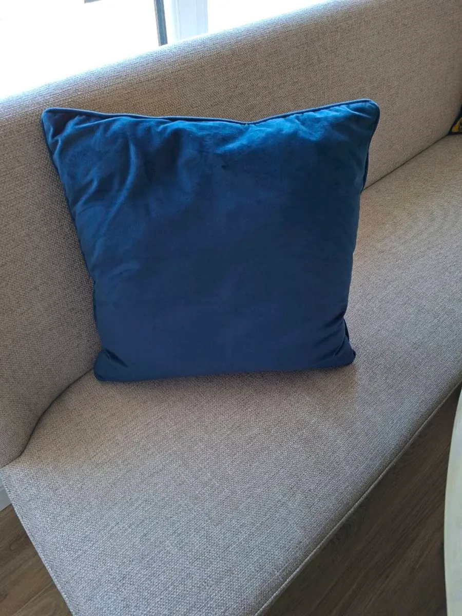 Cushions - Image 3