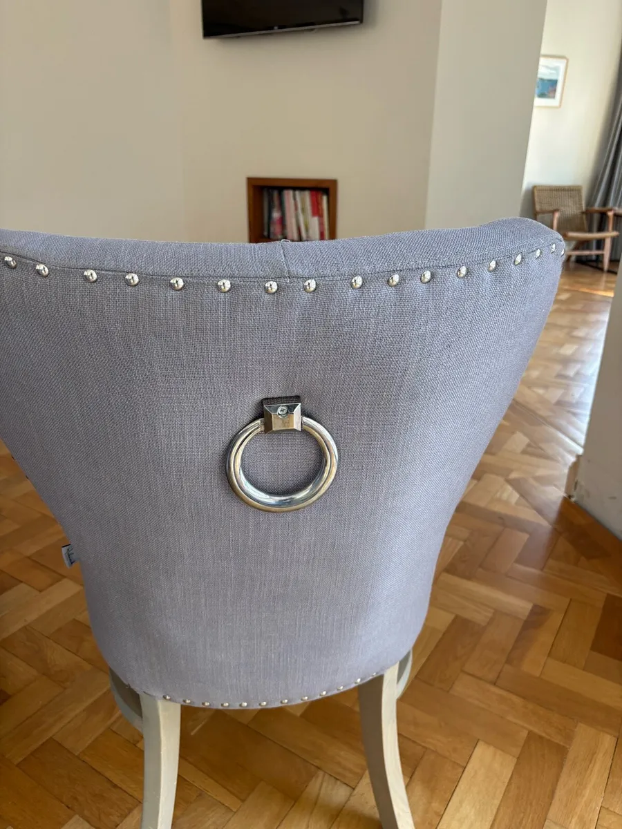 Table and Chairs - Image 3