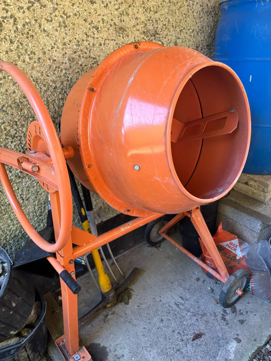 140L Cement Mixer - Image 1