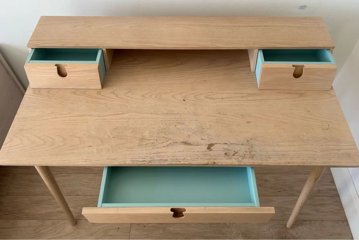 Desk - Image 2