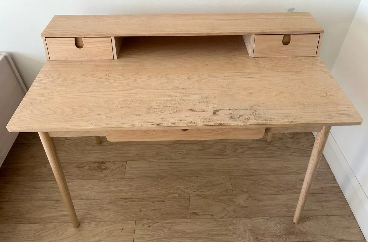 Desk - Image 3