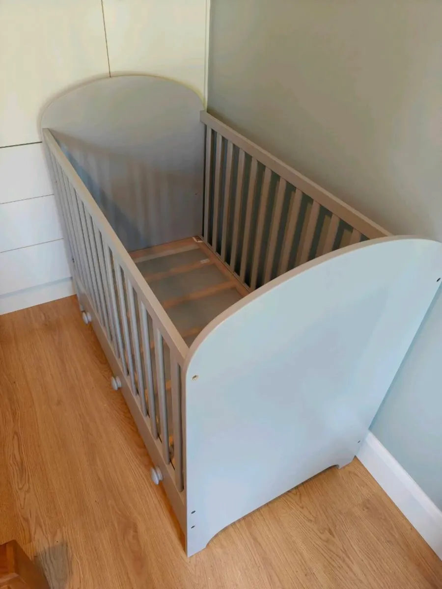 Cot - Image 3