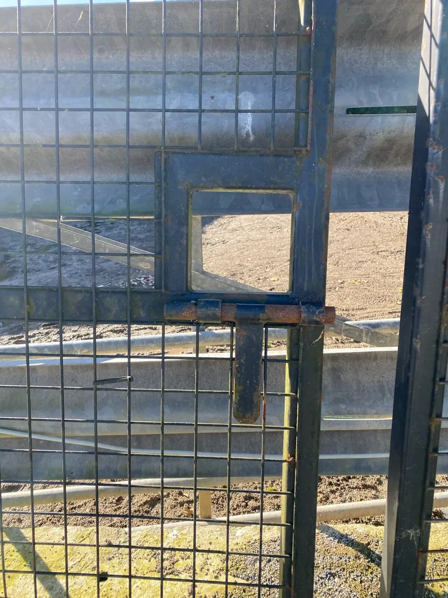 Gates - Image 3