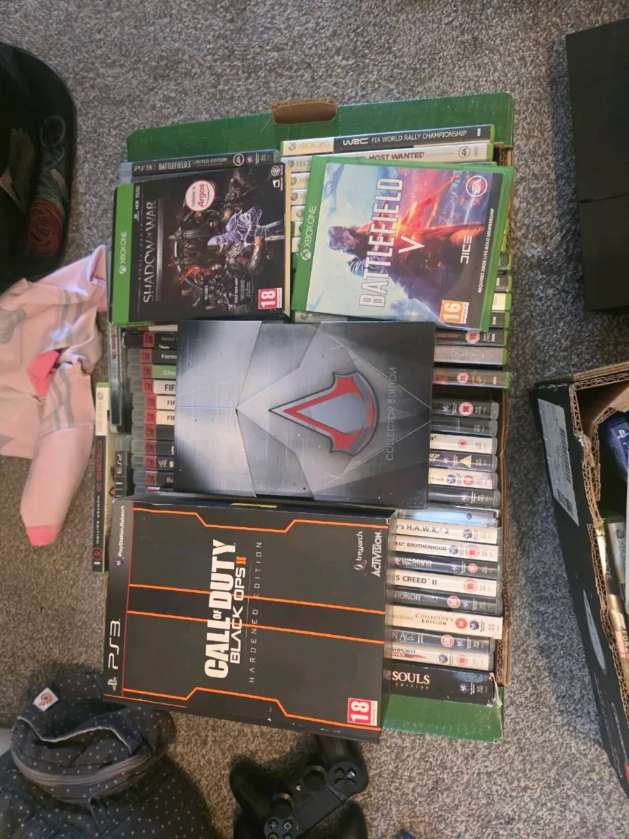 Gaming Collection – Collector’s Editions, Statues, - Image 2