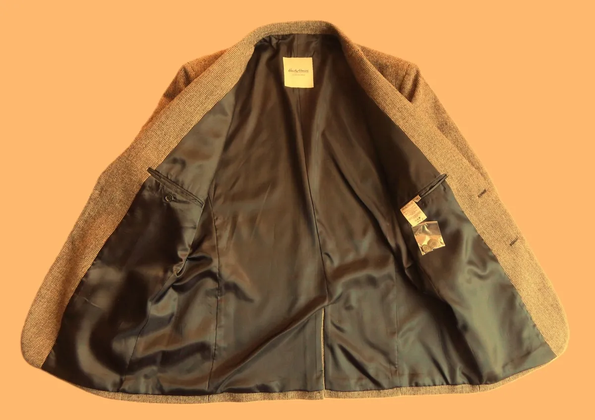 Gents Hardy Amies Savile Row Jacket, Size 44 - Image 3