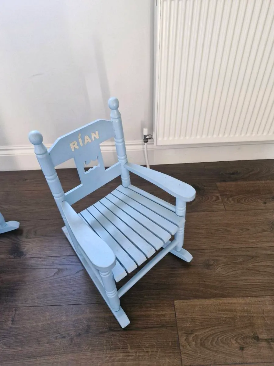Child's rocking chair - Image 1
