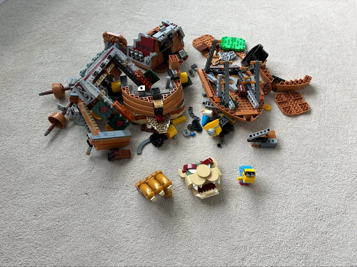 Lego Bowsers Ship - Image 3