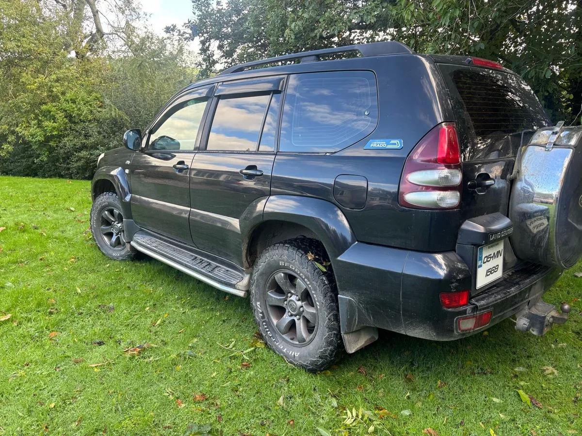 Toyota landcruiser parado - Image 3
