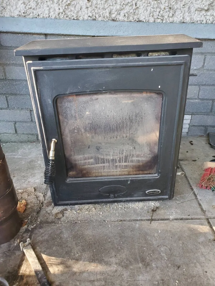 Henley Arklow 5 Solid Fuel Insert Stove 2nd hand - Image 1