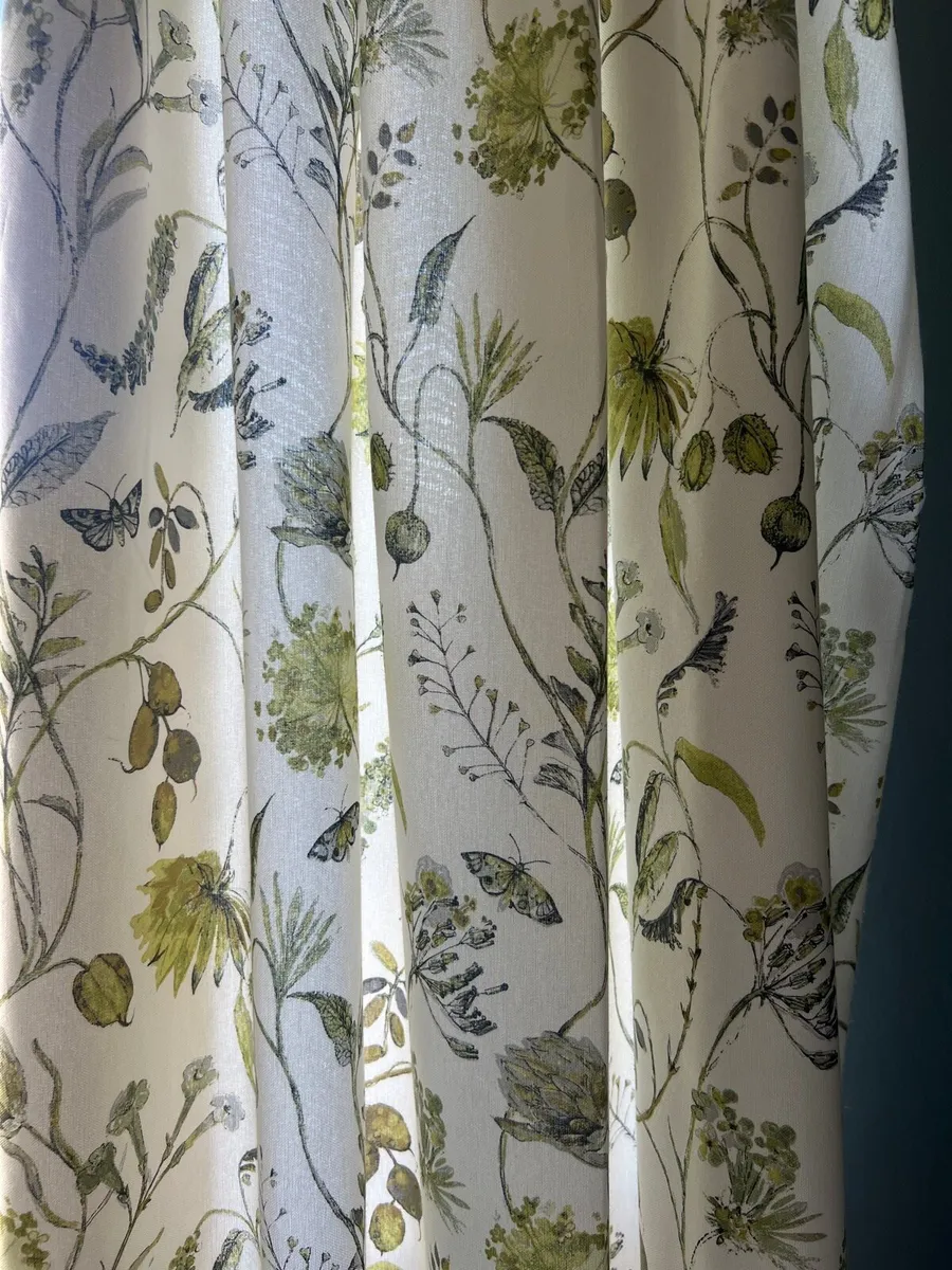 Curtains and Cushions - Image 3
