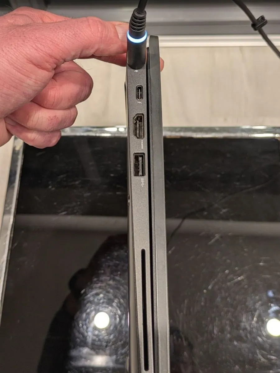 i5 Laptop Dell Latitude Win11 Office 24 16GB 512GB - Image 4