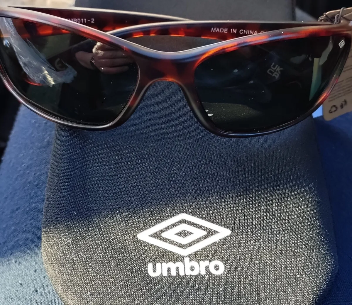 Umbro Mens Polarised Sunglasses - Image 3