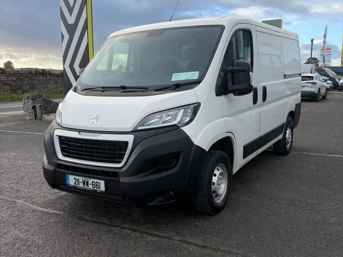 Peugeot Boxer MWB  ex vat price displayed - Image 3